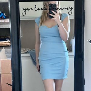 Body-con sweetheart cut day dress